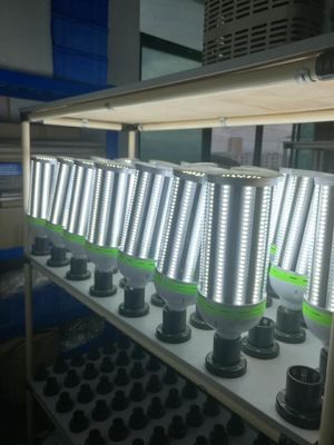 High Power E40 120W 18000lumen LED Corn Light Bulb For Enclosed Fixture supplier
